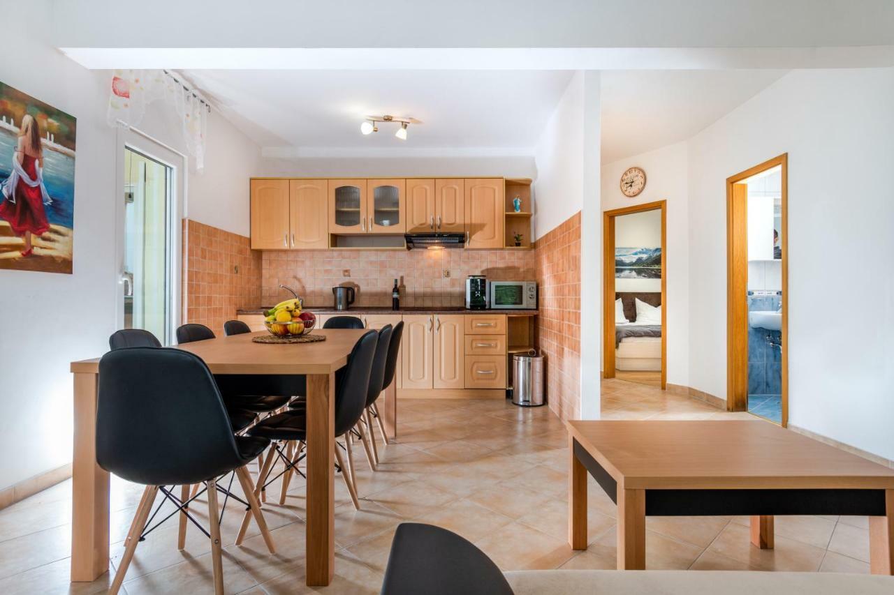 Apartments Mijo Dugi Rat Εξωτερικό φωτογραφία