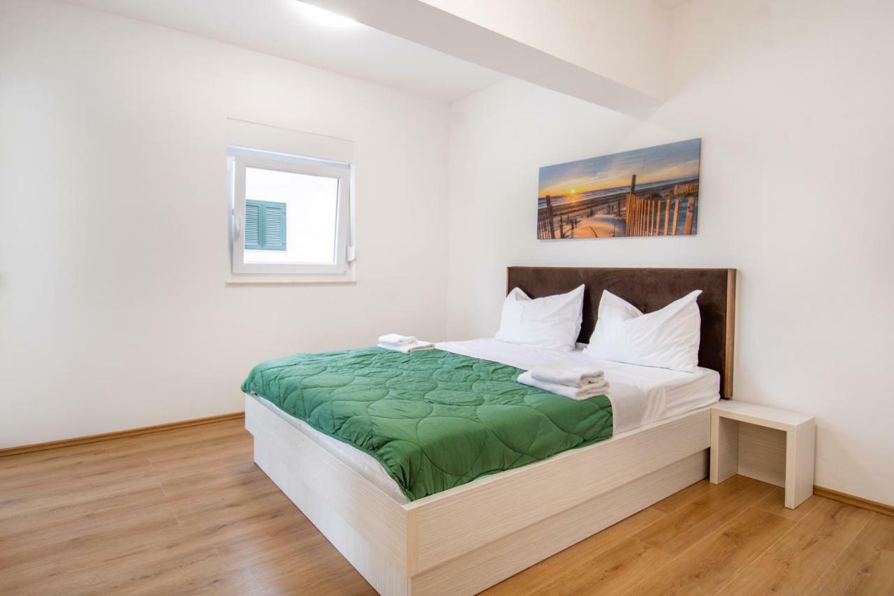 Apartments Mijo Dugi Rat Εξωτερικό φωτογραφία