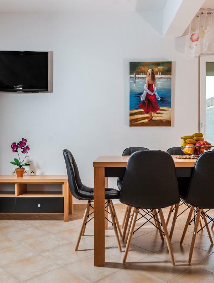 Apartments Mijo Dugi Rat Εξωτερικό φωτογραφία